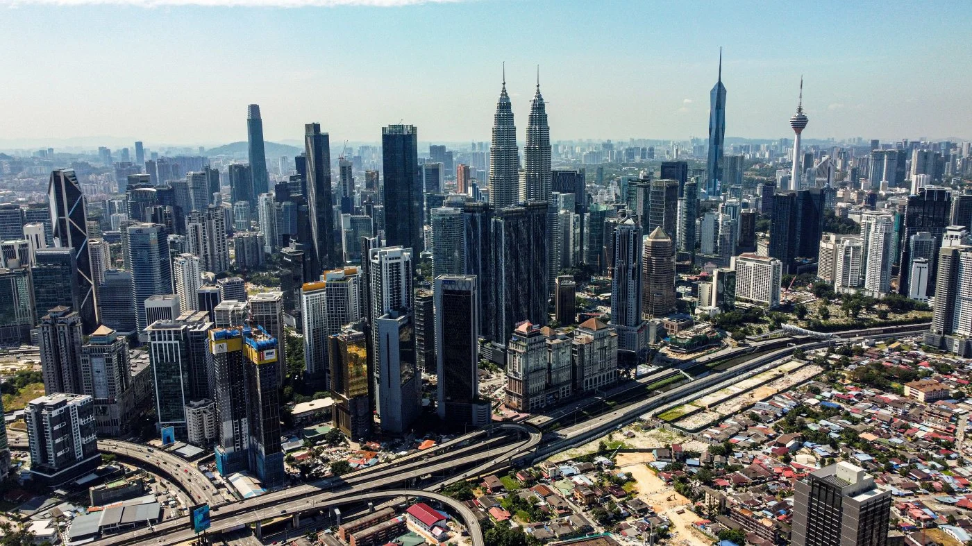 Malaysia Forms Special Committee to Probe Anti-Corruption Chief Azam Baki